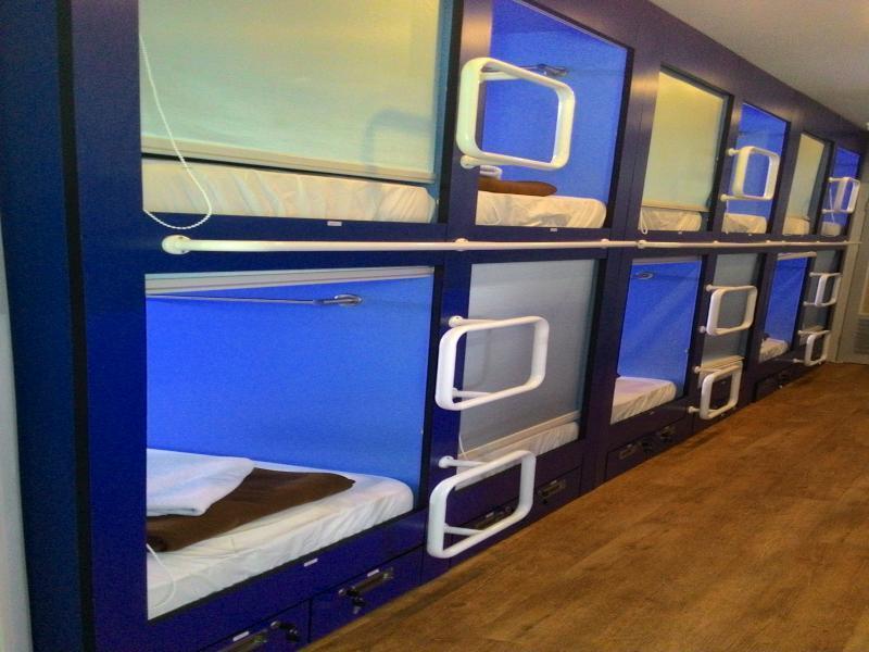 Qb Sleep Capsule Hotel Kuta Lombok Esterno foto