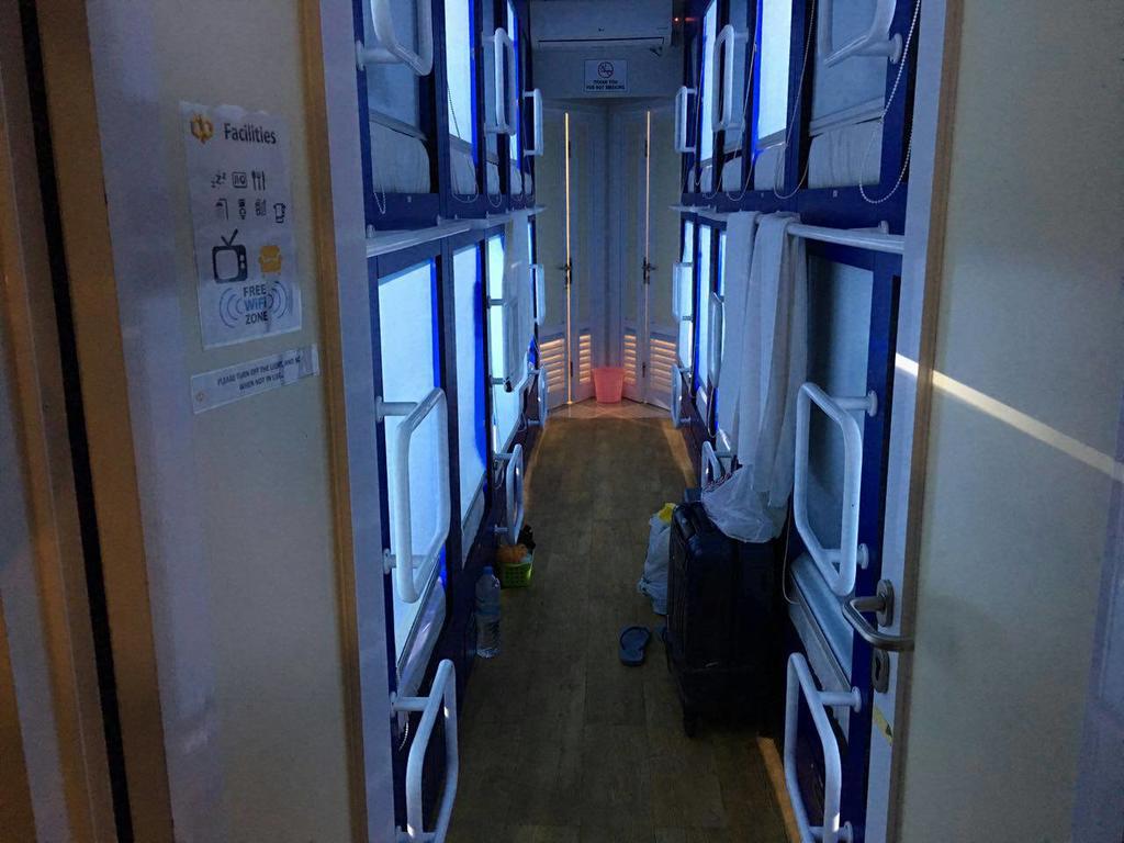 Qb Sleep Capsule Hotel Kuta Lombok Esterno foto