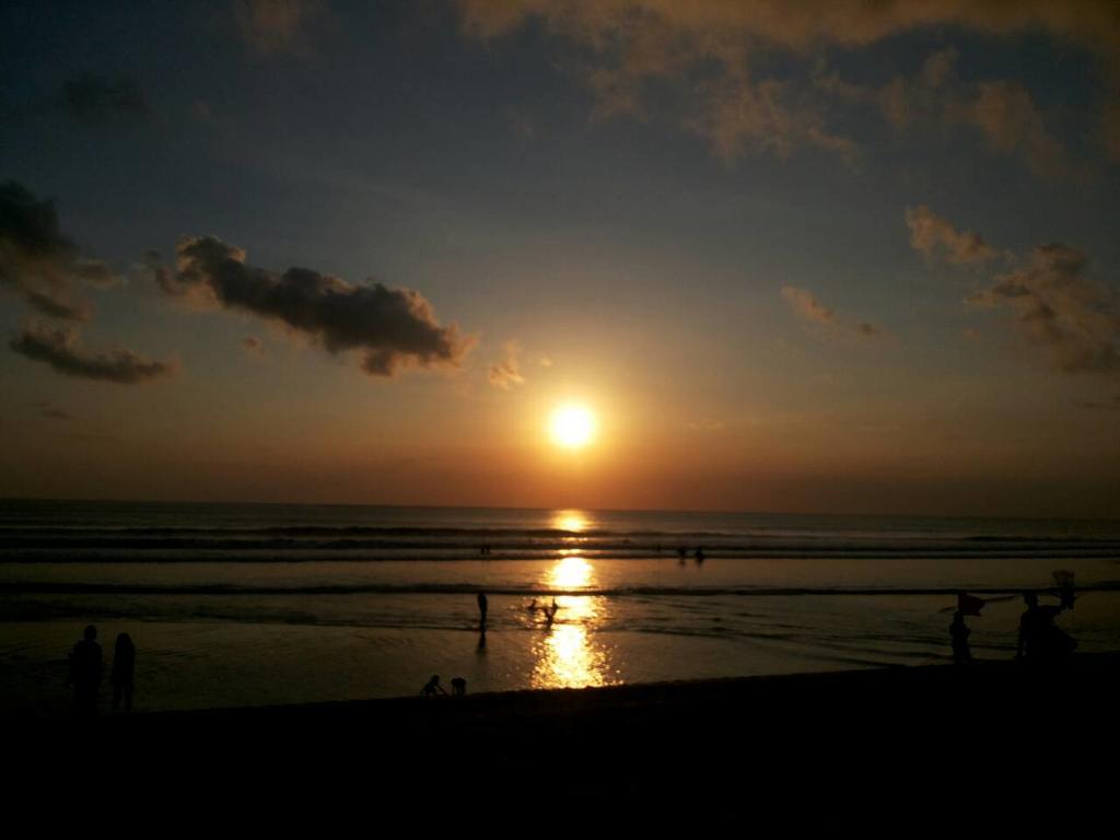 Qb Sleep Capsule Hotel Kuta Lombok Esterno foto